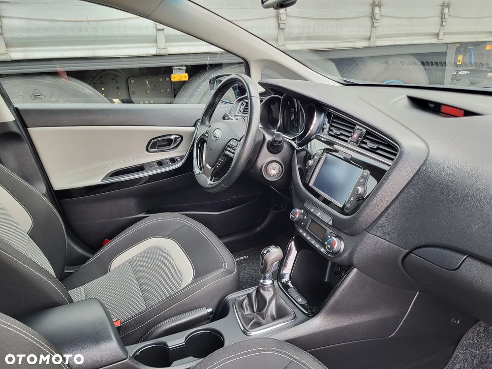 Kia Ceed 1.4 L Business Line - 34