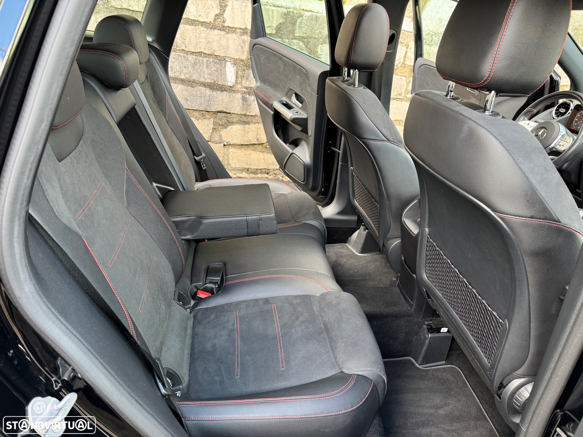Mercedes-Benz B 180 d AMG Line - 27