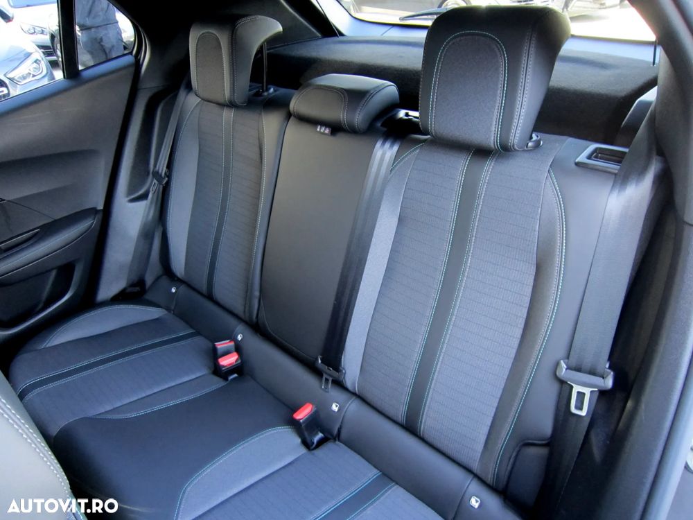 Peugeot 2008 1.5 BlueHDI EAT8 STT Allure Pack - 21