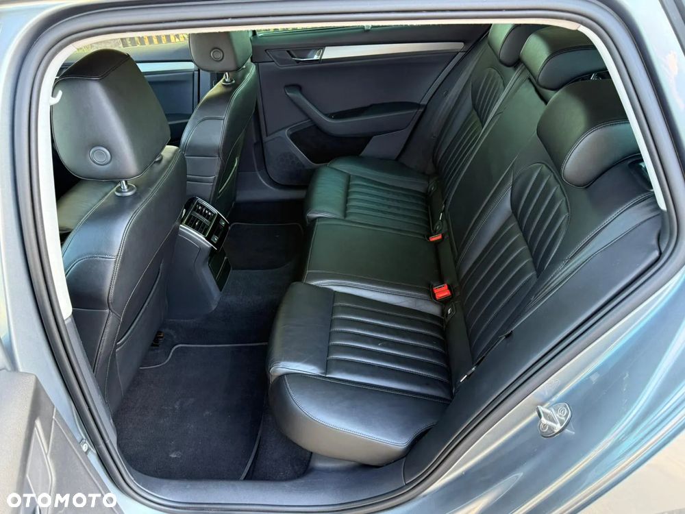 Skoda Superb 2.0 TDI 4x4 Active DSG - 17