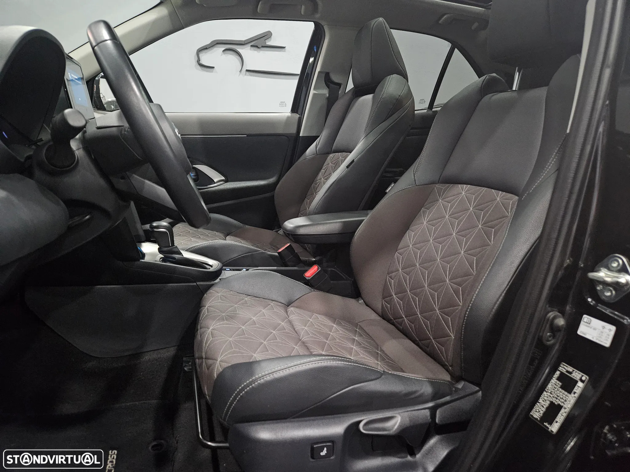 Toyota Yaris Cross 1.5 HDF Luxury - 13