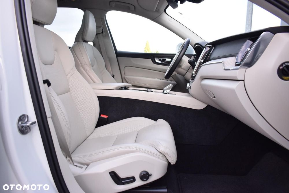 Volvo XC 60 - 22