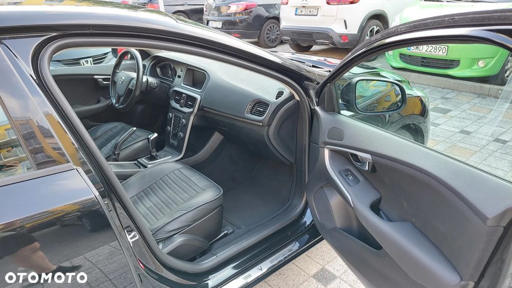 Volvo V40 D2 Drive-E Momentum - 9