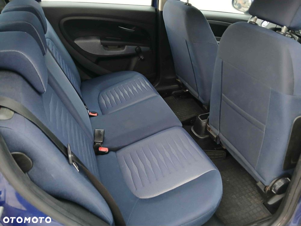 Fiat Grande Punto - 8