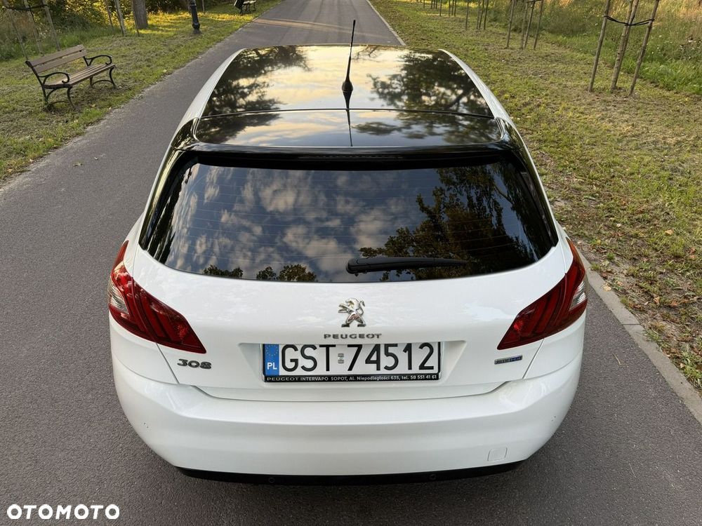 Peugeot 308 - 8