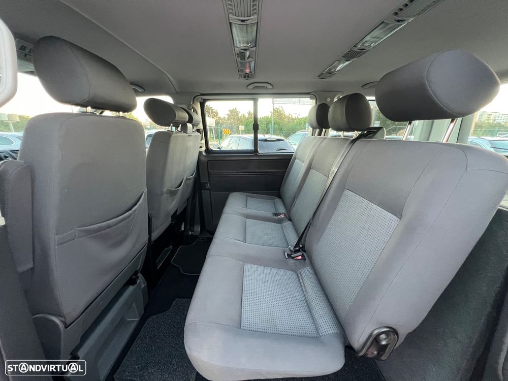 VW Caravelle 2.5 TDi Extra AC 6L - 12