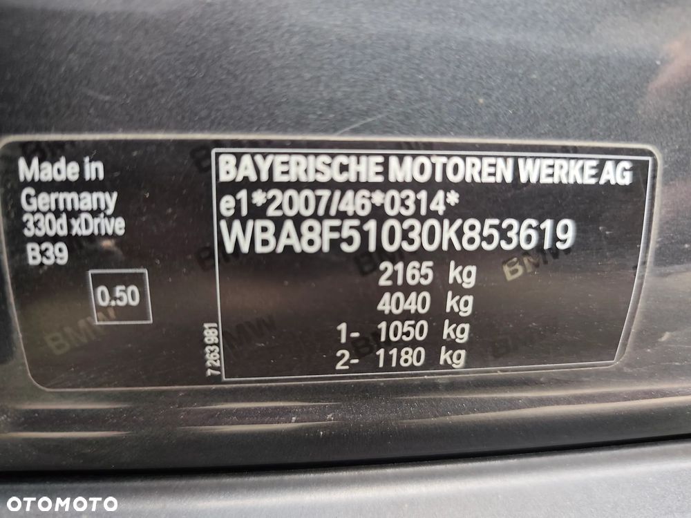 BMW Seria 3 330d xDrive Luxury Line - 35