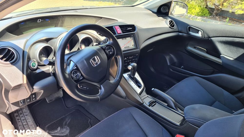 Honda Civic 1.8 Executive NAVI i-SHIFT - 27