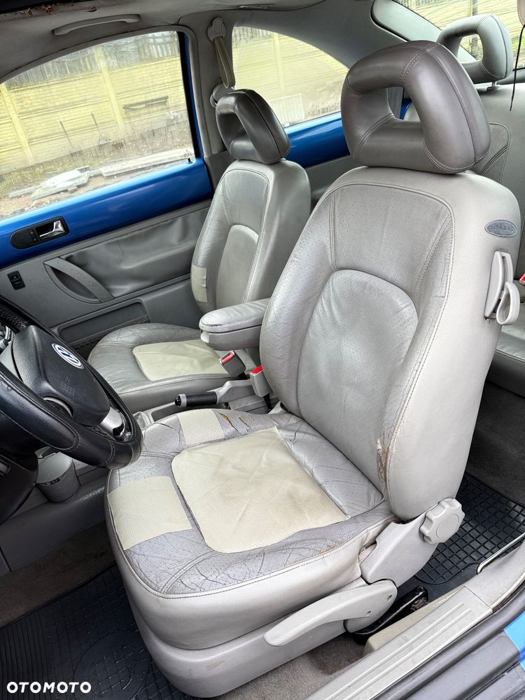 Volkswagen New Beetle - 11