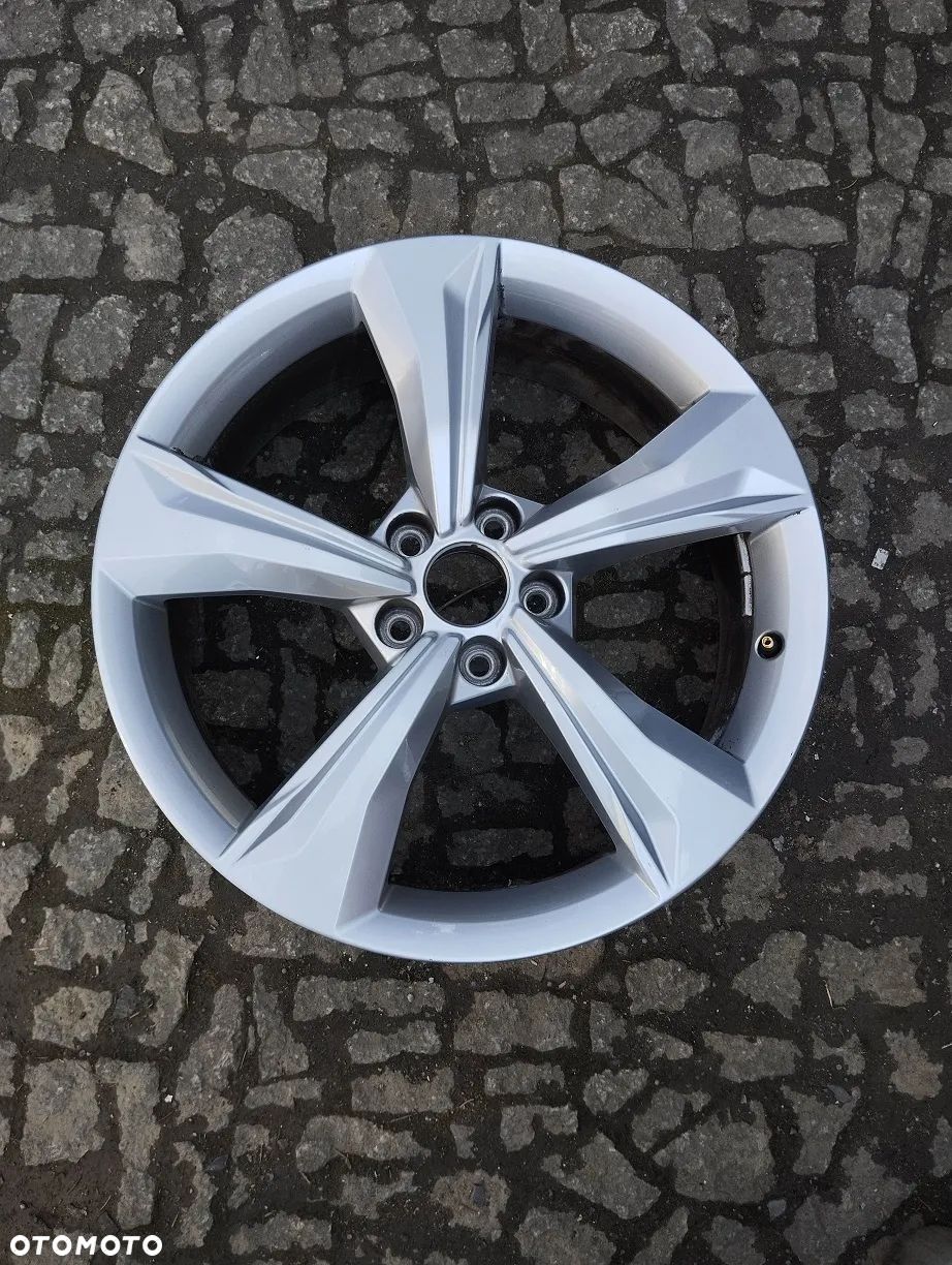 Felga Audi Q5 80A 601025k 7J x 19 ET 34 1szt - 1