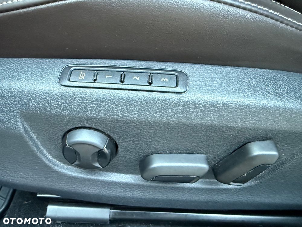 Skoda Superb 2.0 TDI SCR L&K DSG - 13