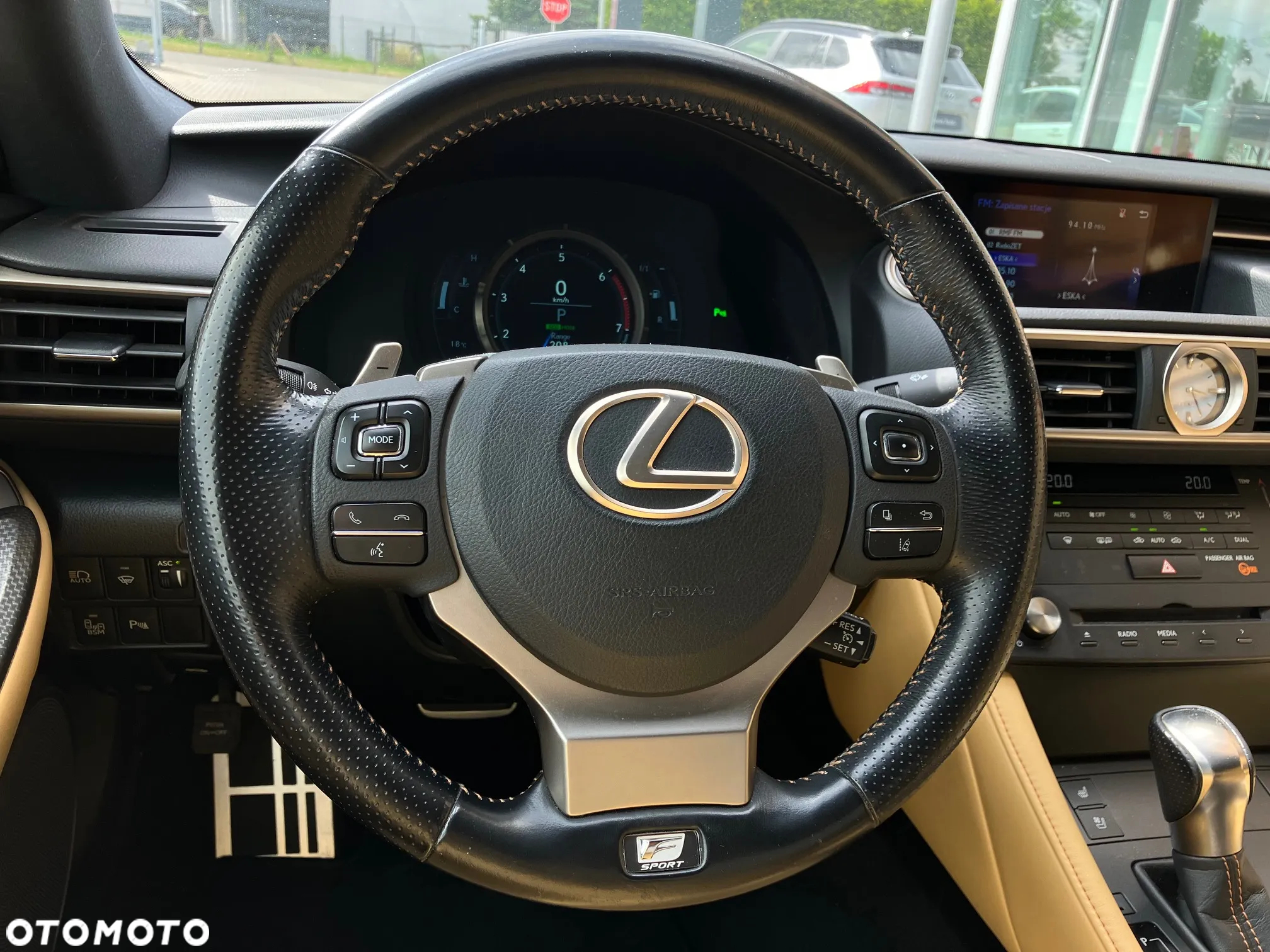 Lexus RC 200t / 300 F Sport - 22