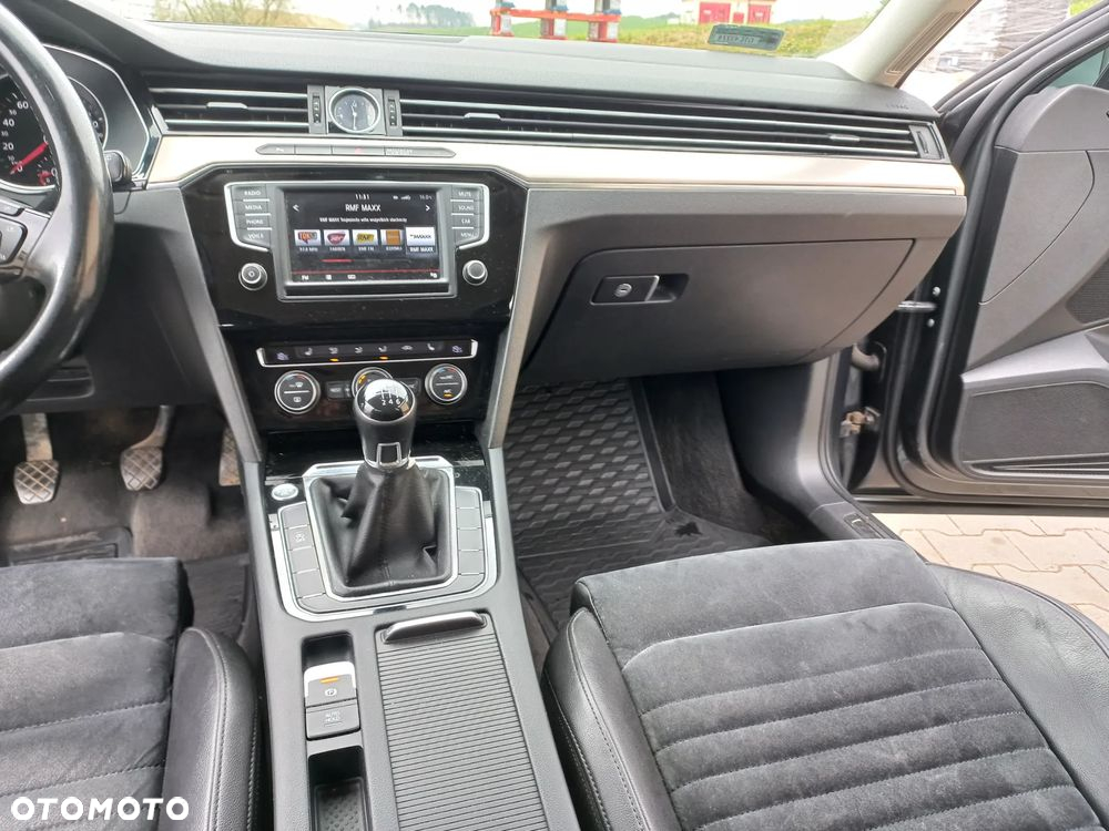 Volkswagen Passat - 9