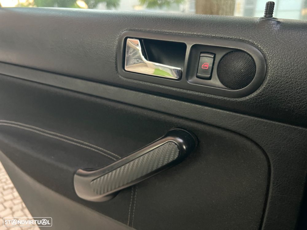 VW Bora 1.9 TDi Highline - 14