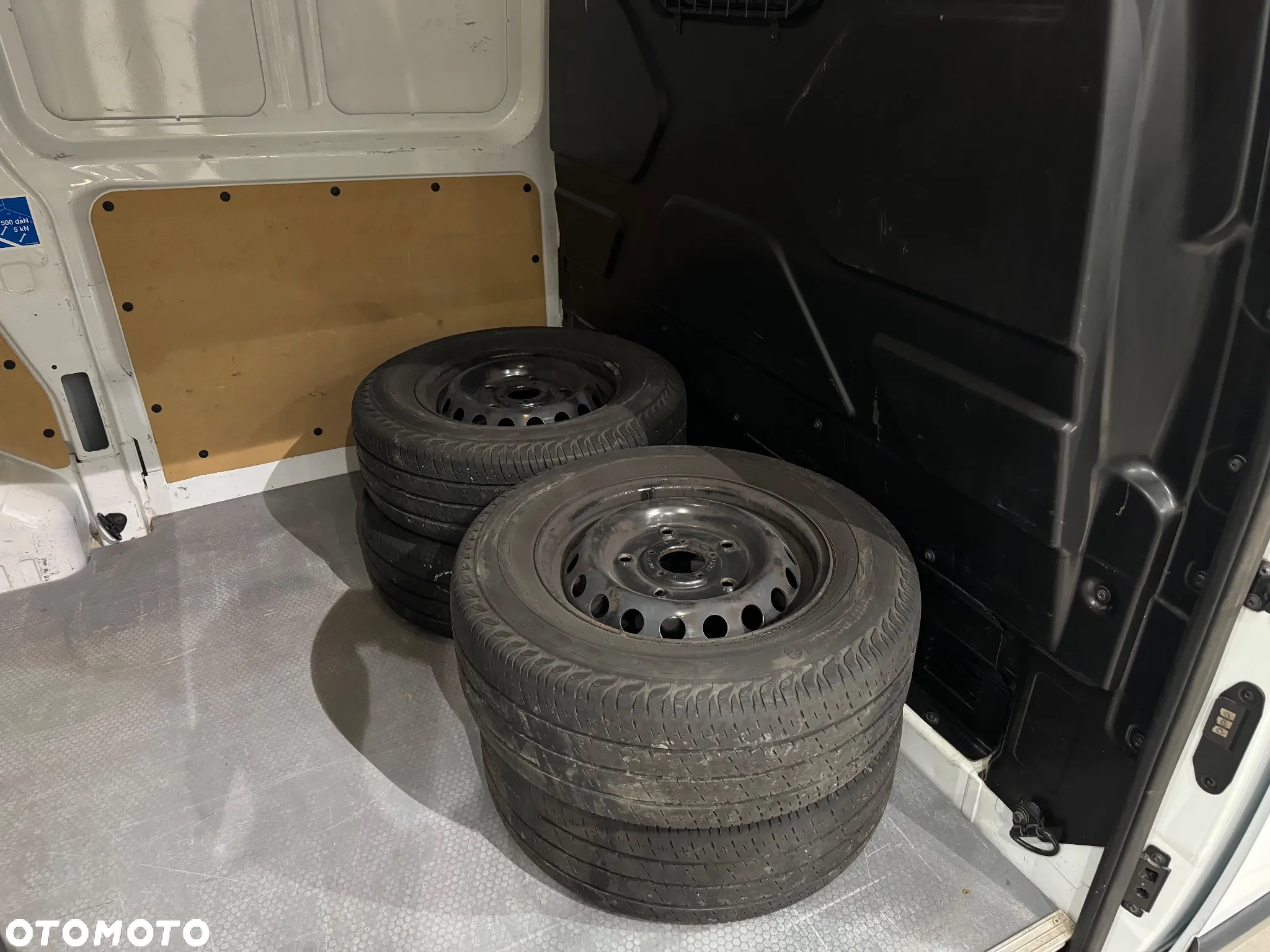 Ford Transit - 32