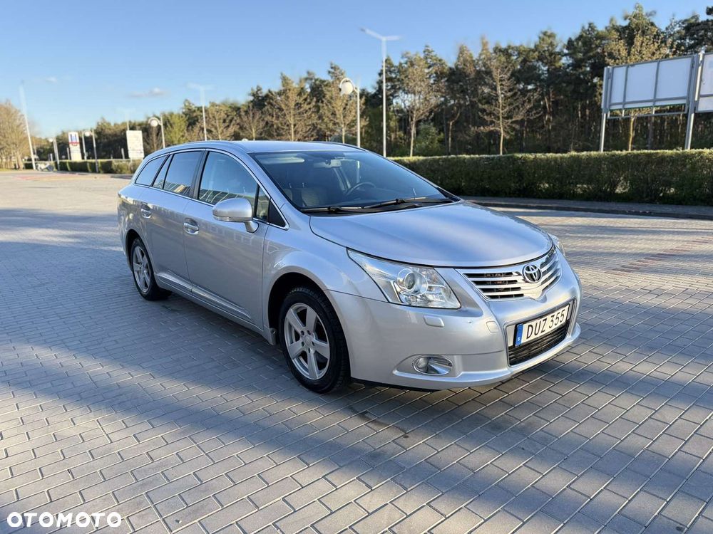 Toyota Avensis - 32
