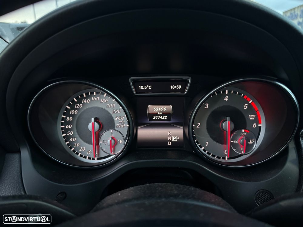 Mercedes-Benz CLA 220 d 7G-DCT Urban - 15