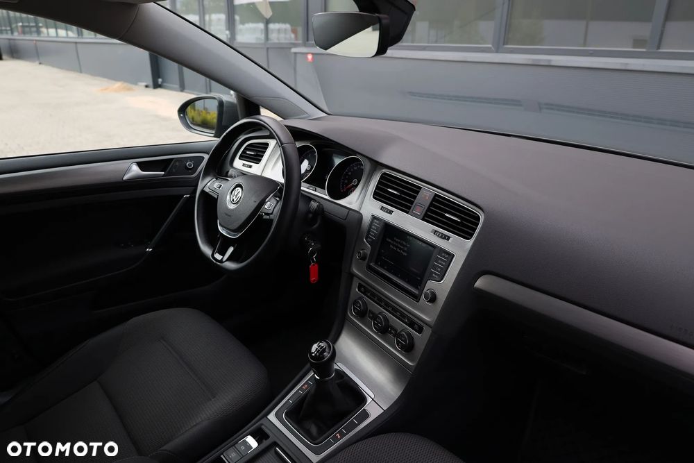 Volkswagen Golf 1.4 TSI BMT Comfortline - 23