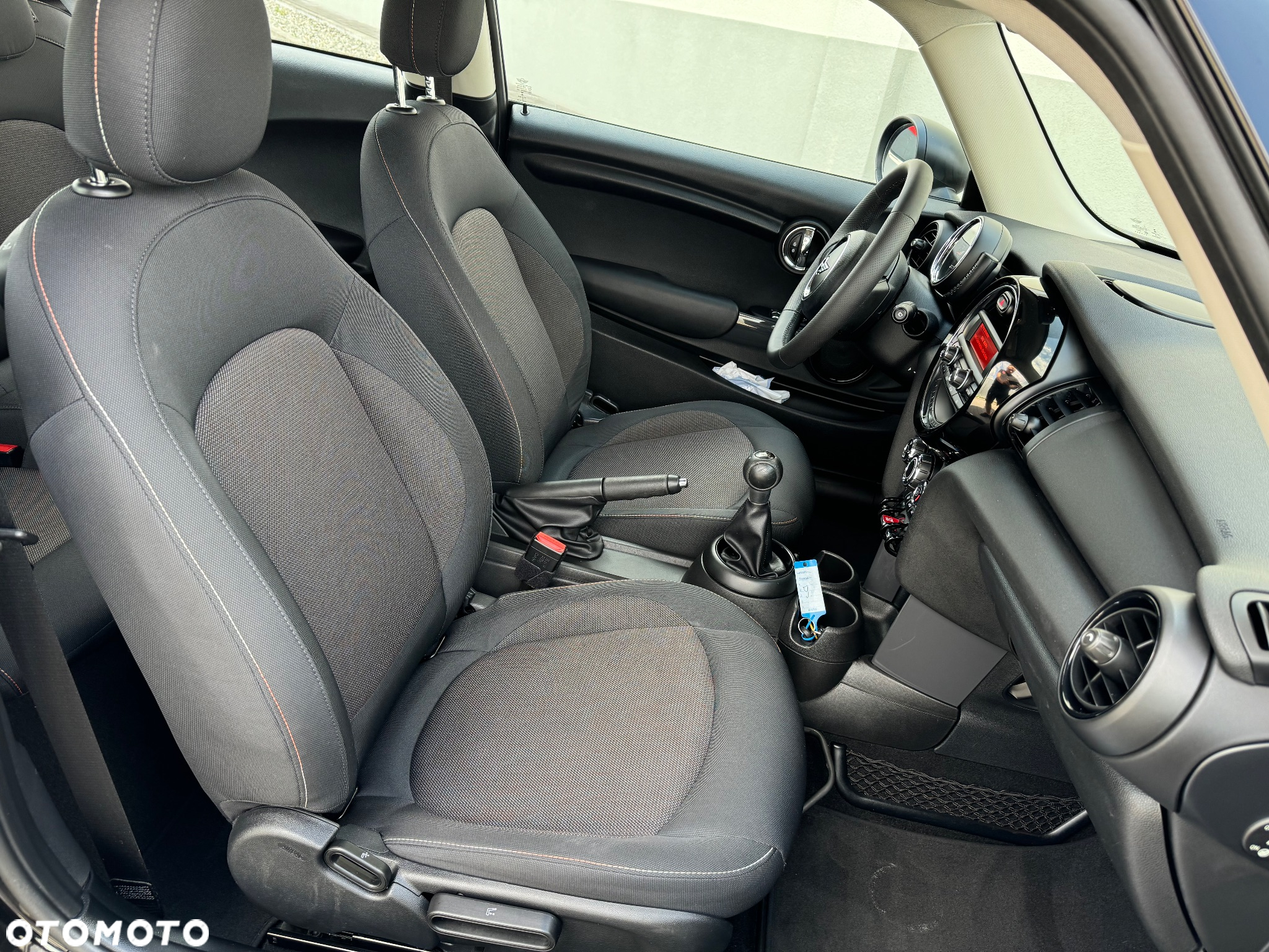 MINI ONE Standard - 7