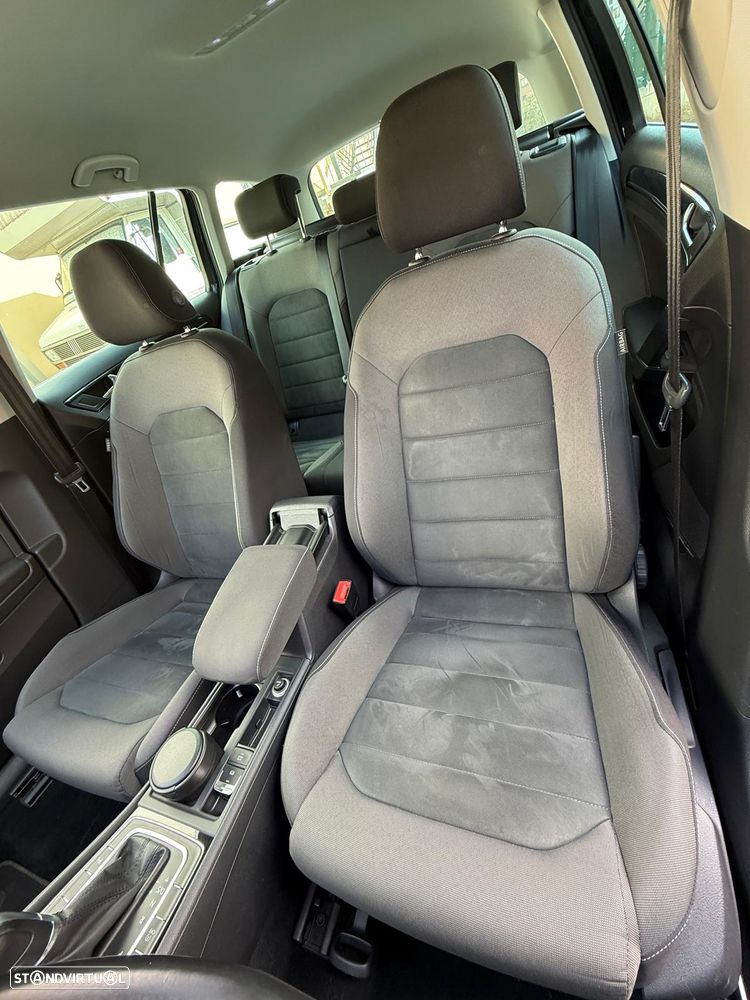 VW Golf Variant 1.6 TDi Highline DSG - 40