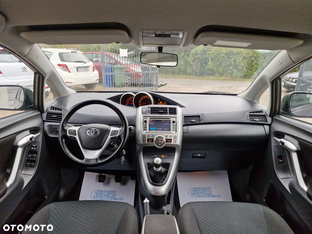 Toyota Verso 09-13 - 24