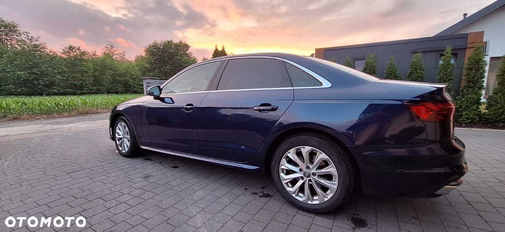 Audi A4 Limousine - 1