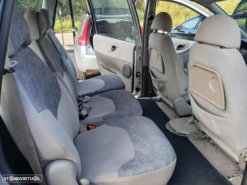 Ford Galaxy 1.9 TDi GLX - 3