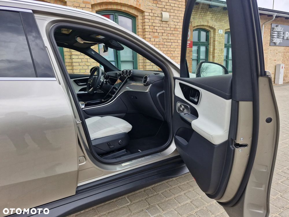 Mercedes-Benz GLC - 28