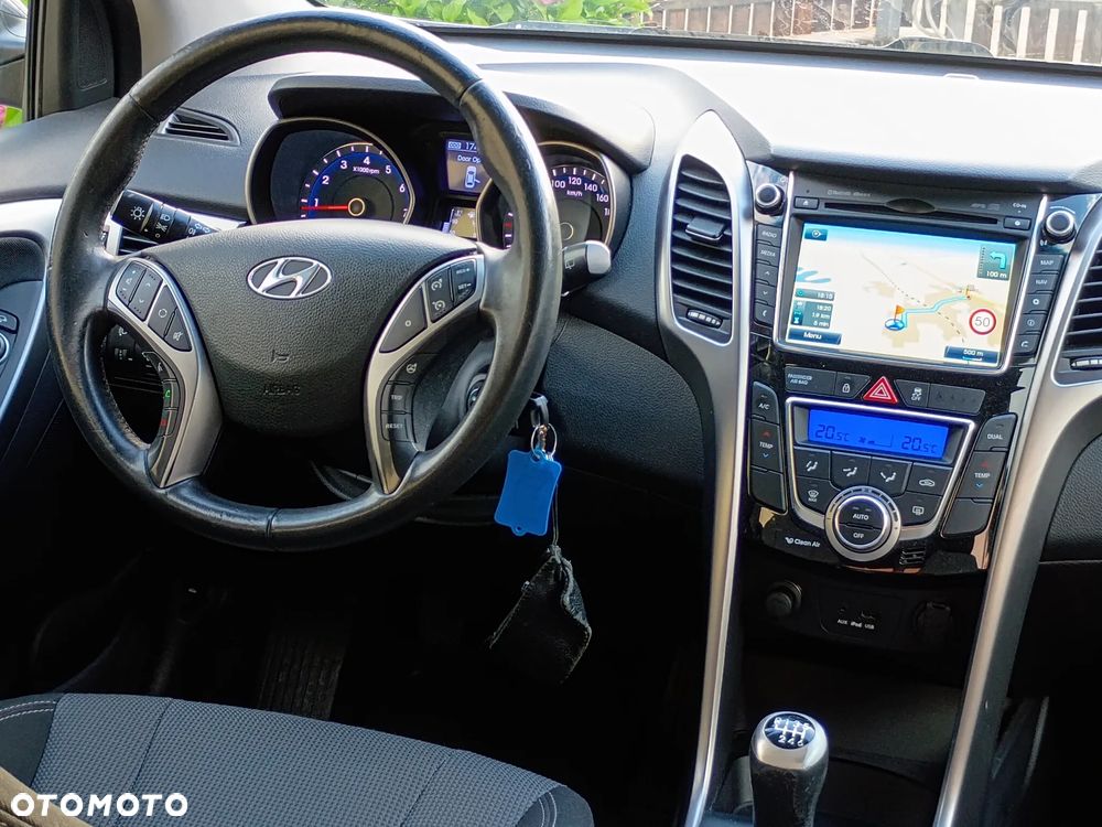 Hyundai i30 blue 1.6 GDI YES Silver - 16