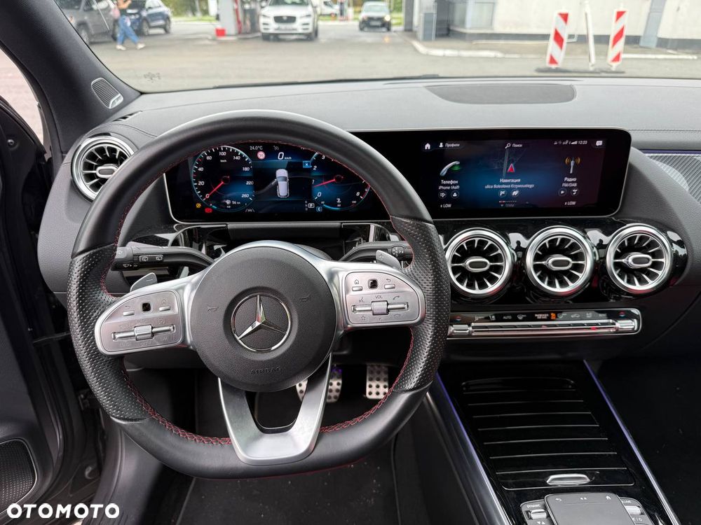 Mercedes-Benz GLA 250 4-Matic - 11