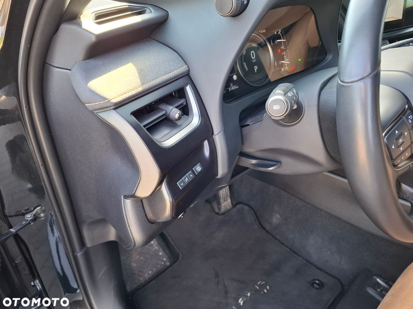 Lexus UX - 13