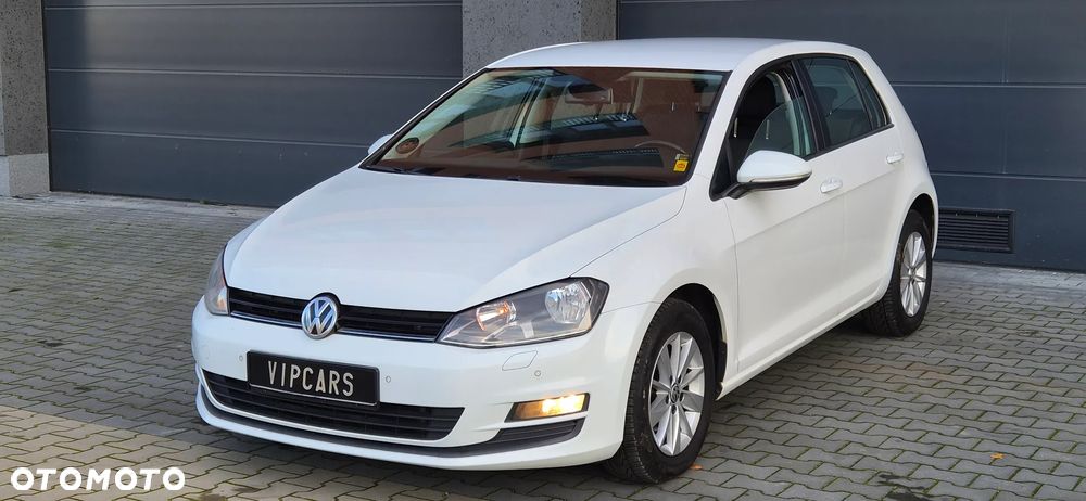 Volkswagen Golf 1.6 TDI Trendline DSG - 4