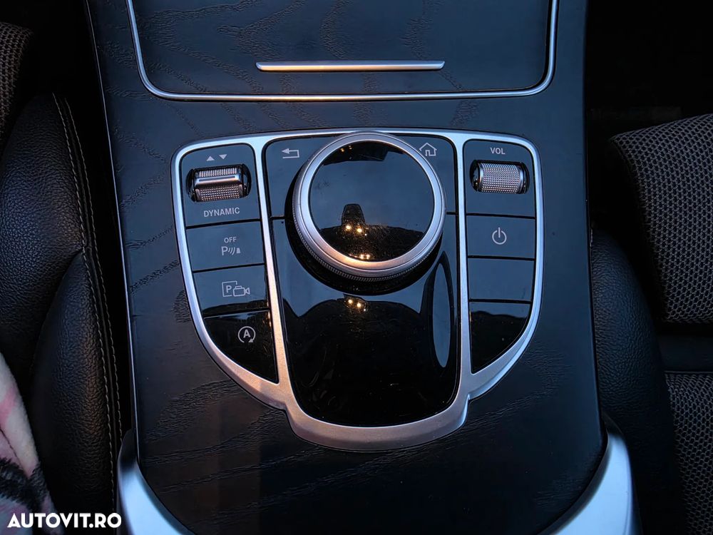 Mercedes-Benz C - 23