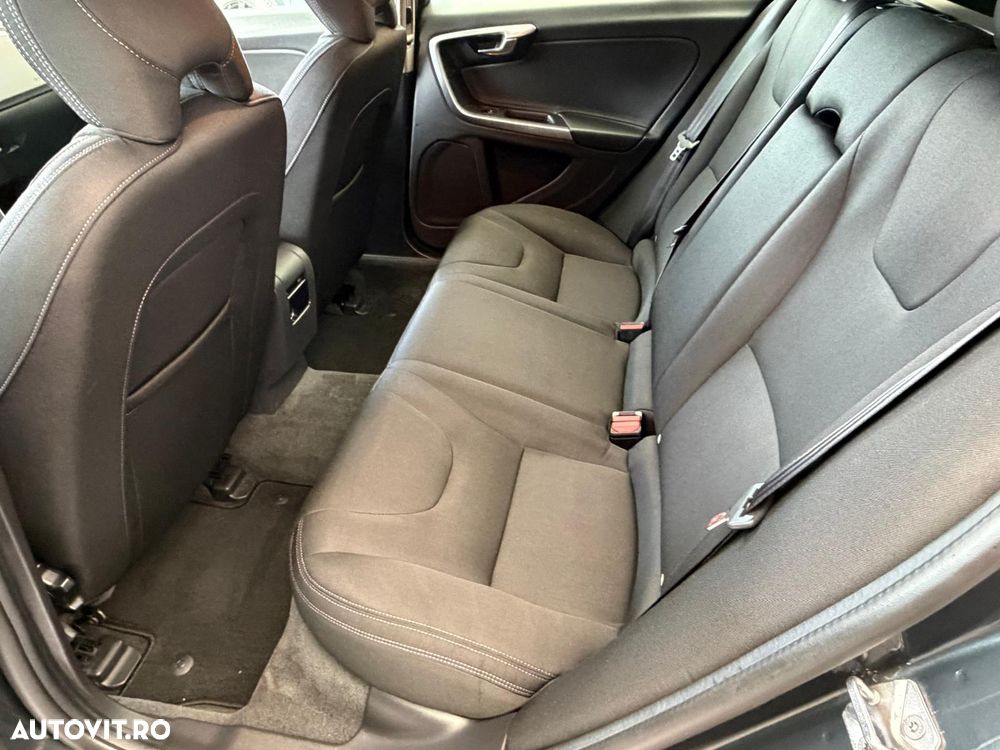 Volvo V60 D2 DRIVe Kinetic - 13