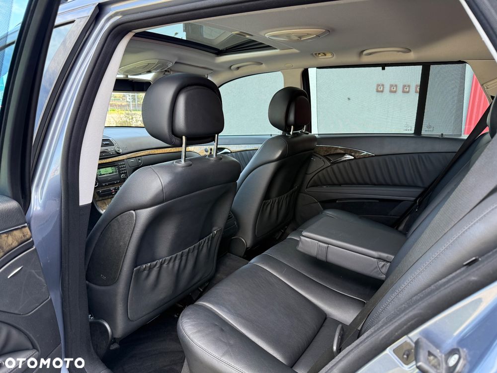 Mercedes-Benz Klasa E 320 CDI T Avantgarde - 23