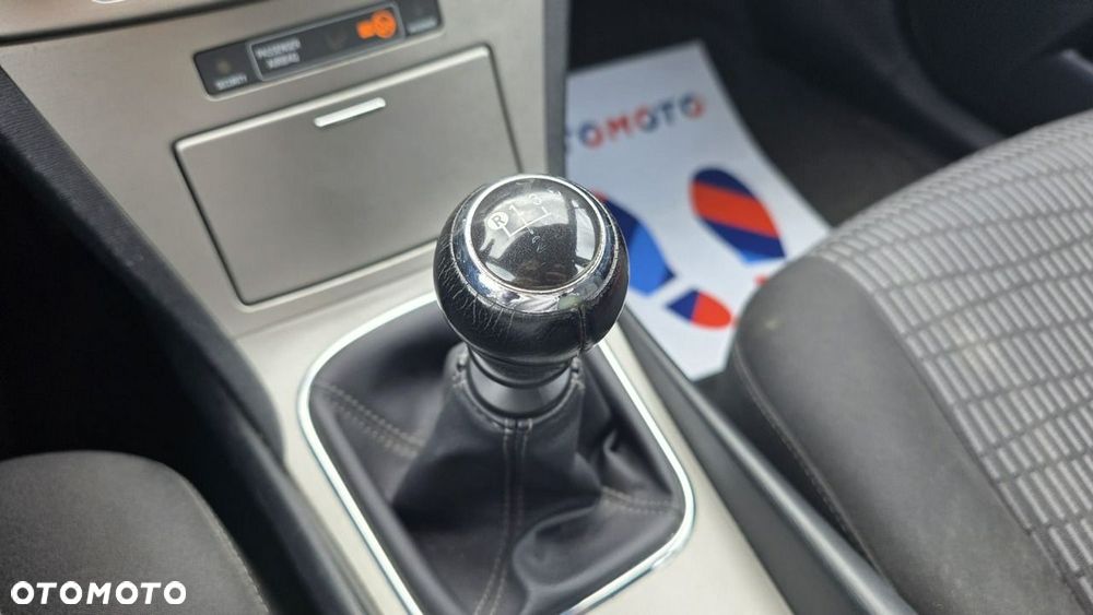 Toyota Avensis - 15
