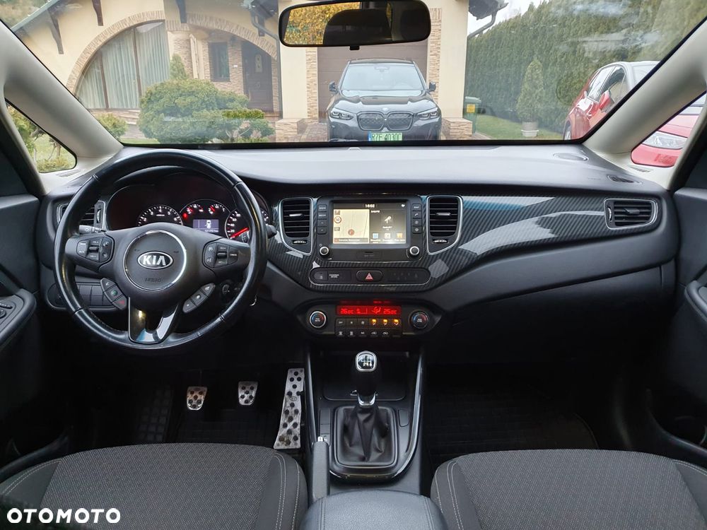Kia Carens - 14