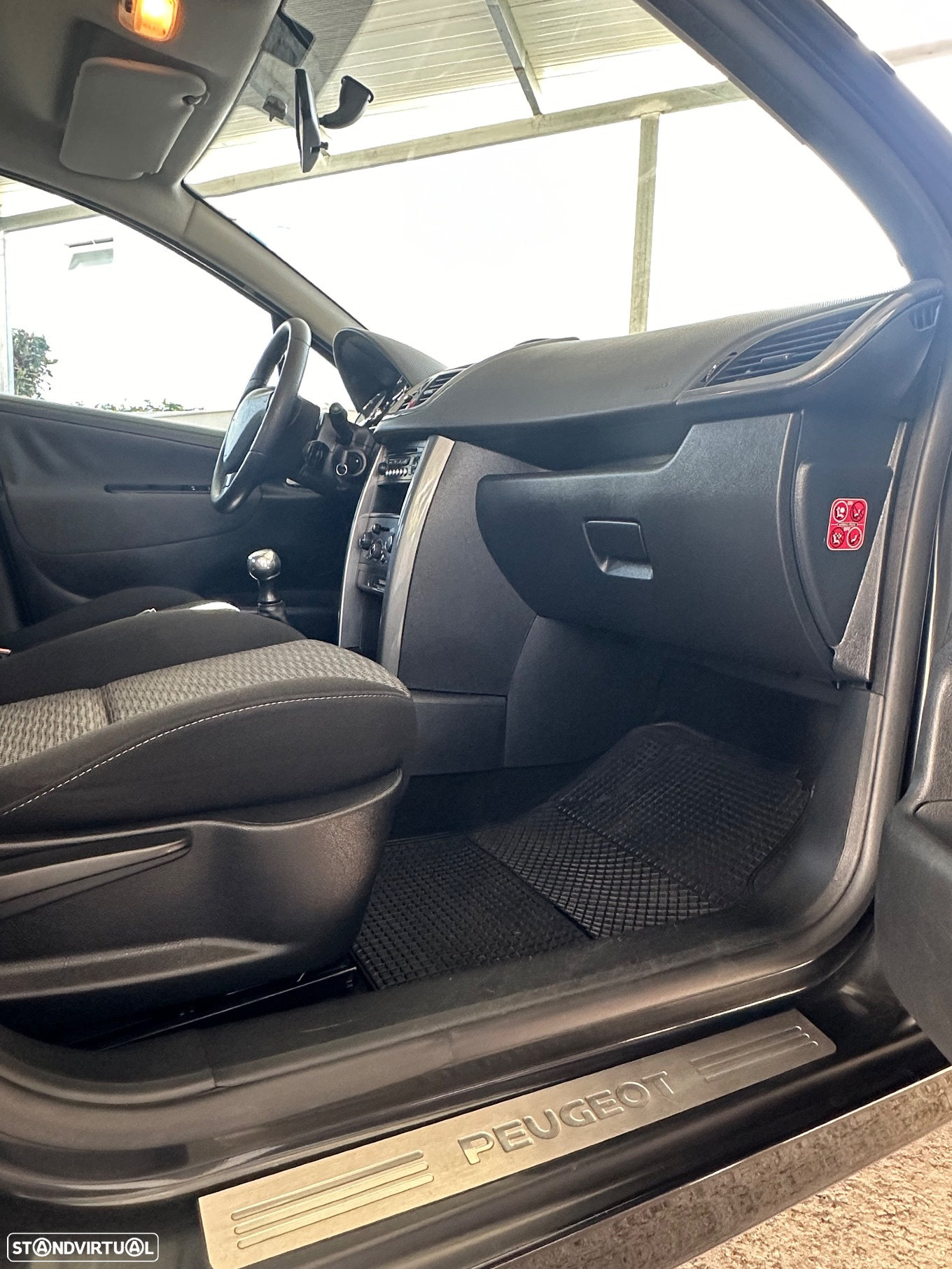 Peugeot 207 1.4 16V SE Sportium - 19