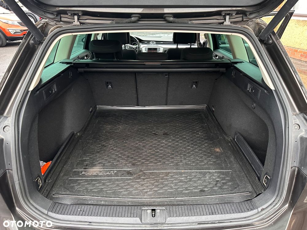 Volkswagen Passat 2.0 TDI DSG (BlueMotion Technology) Trendline - 13