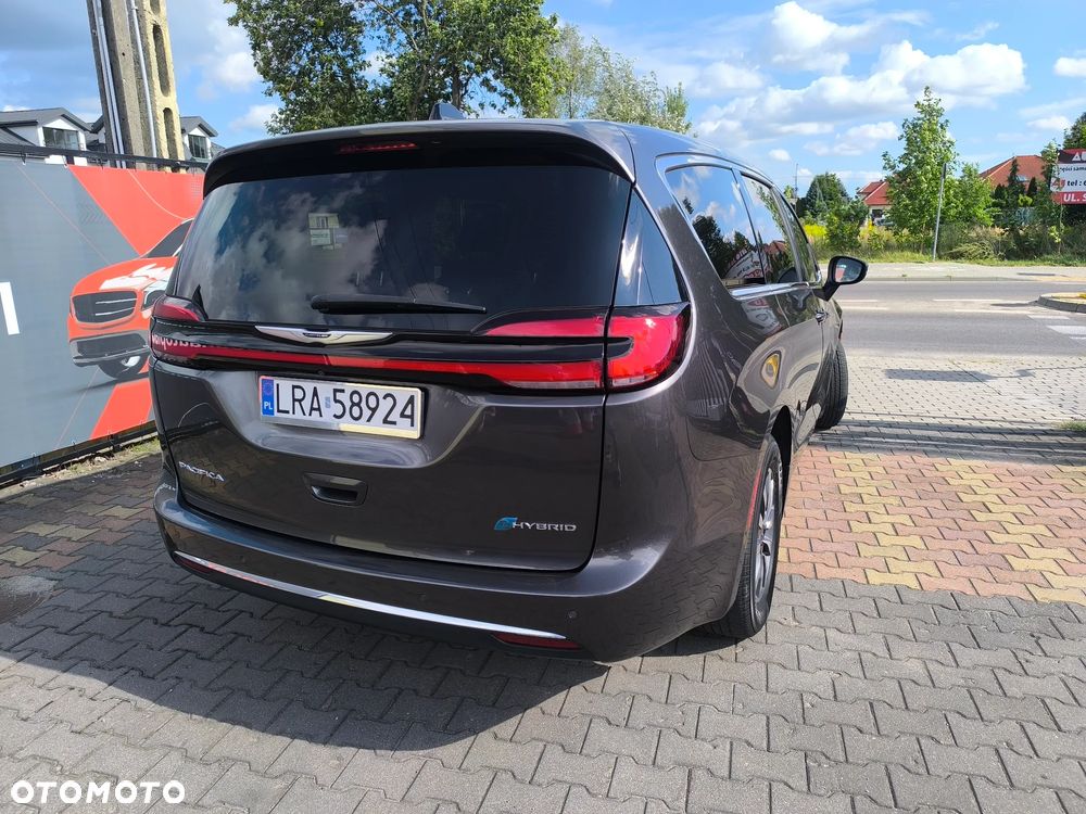 Chrysler Pacifica - 4