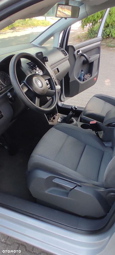 Volkswagen Touran 1.6 - 11