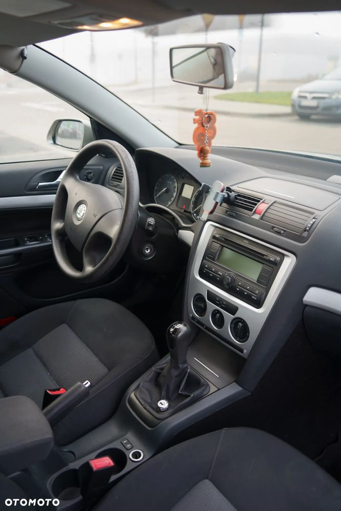 Skoda Octavia 1.6 FSI Ambiente - 10