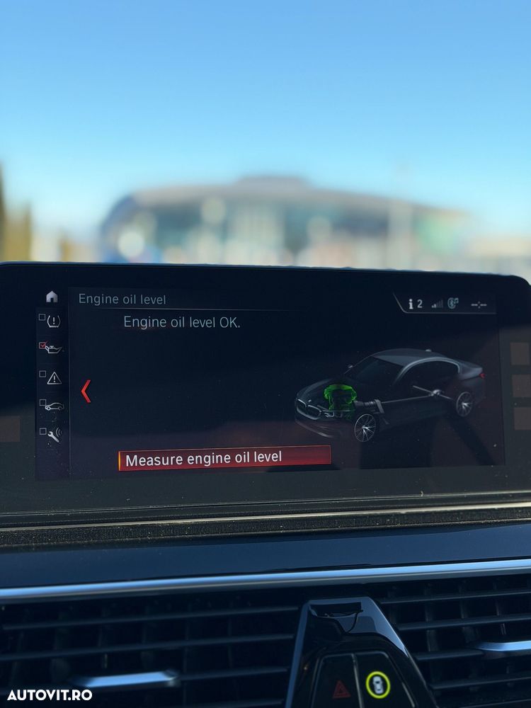 BMW Seria 5 530i xDrive AT - 38