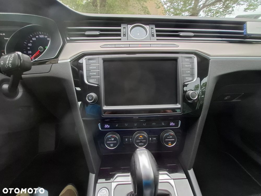 Volkswagen Passat 2.0 TDI SCR DSG Highline - 19