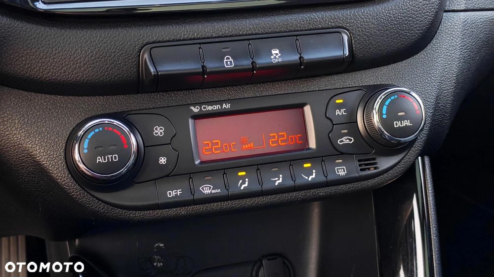 Kia Ceed 1.4 CVVT Dream Team Edition - 32