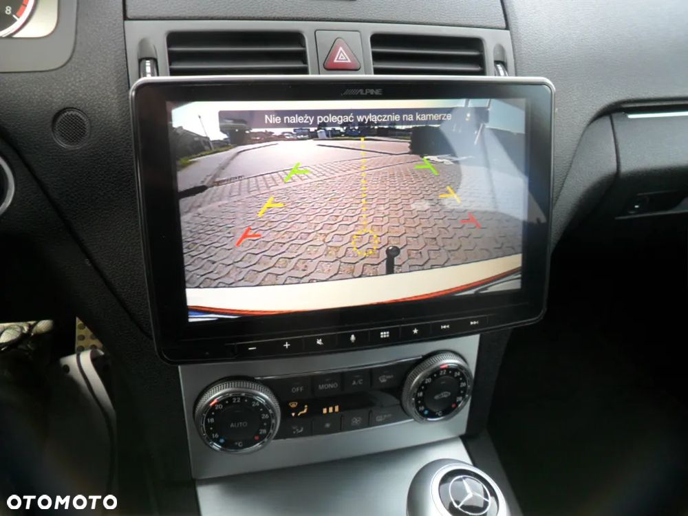 Mercedes-Benz Klasa C 180 CGI Automatik BlueEFFICIENCY SPORT EDITION - 25