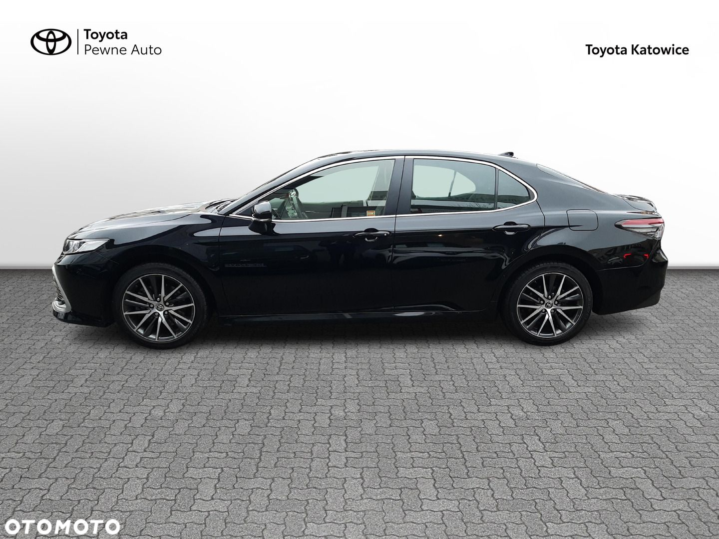Toyota Camry - 5