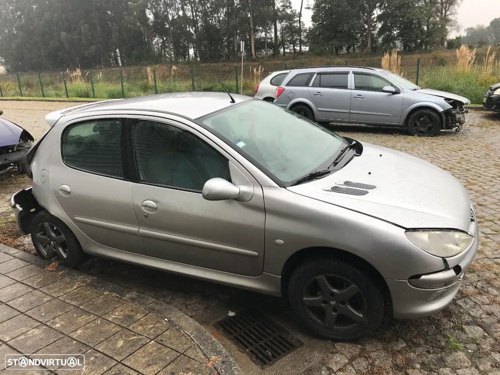 Peugeot 206 1.4cc 5P 2000 - Para Peças - 3