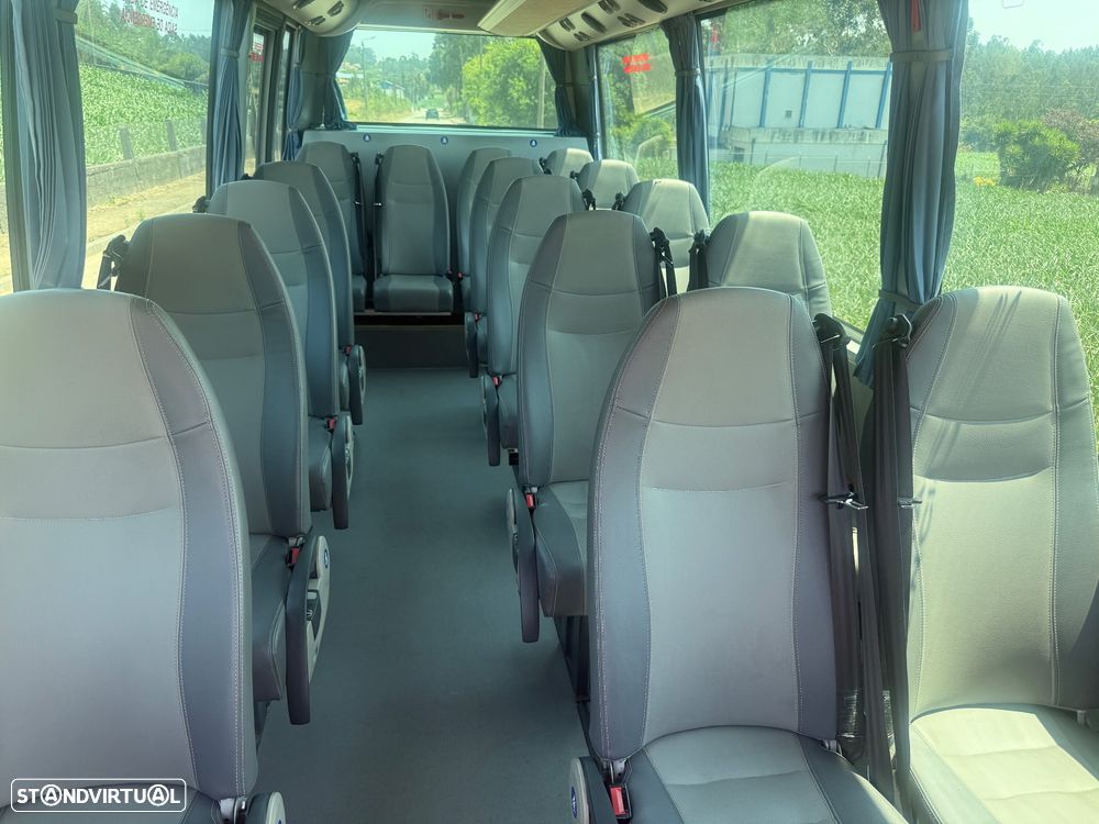 Volkswagen CRAFTER 2.5 TDI MINI BUS 16 Lugares - 7