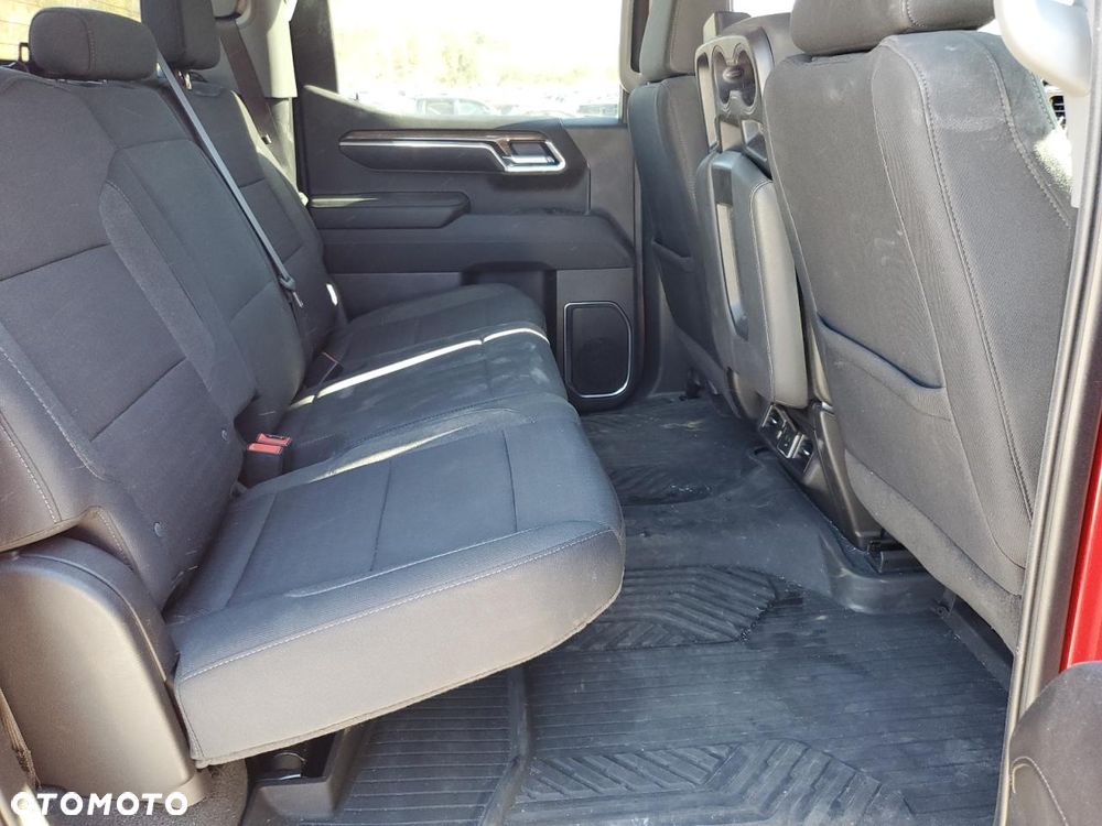 Chevrolet Silverado - 11